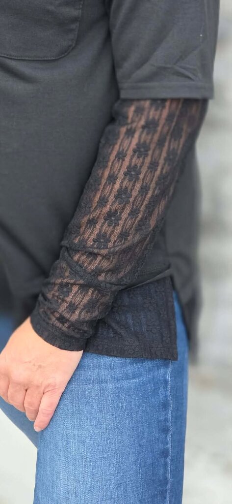 Oversized Tee w/Mesh Lace